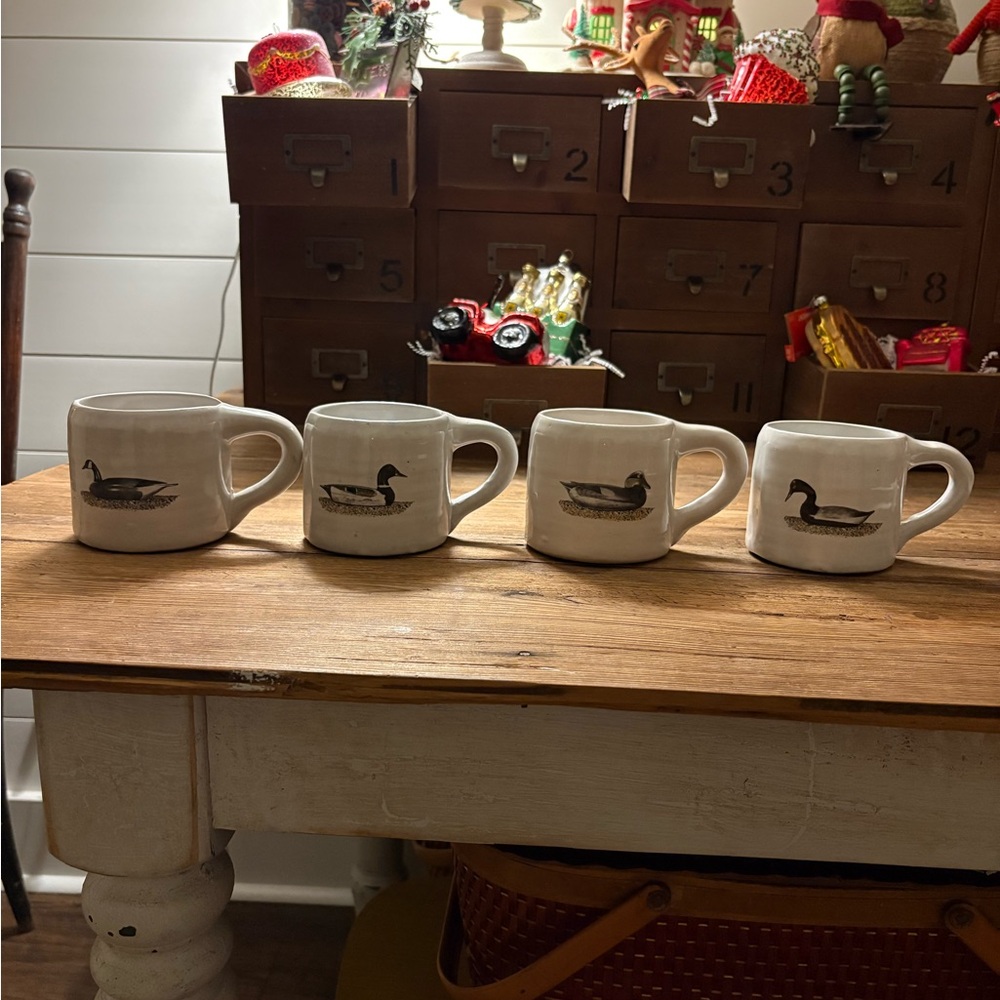 Set of 4 Duck/Goose Design Stoneware Mug
